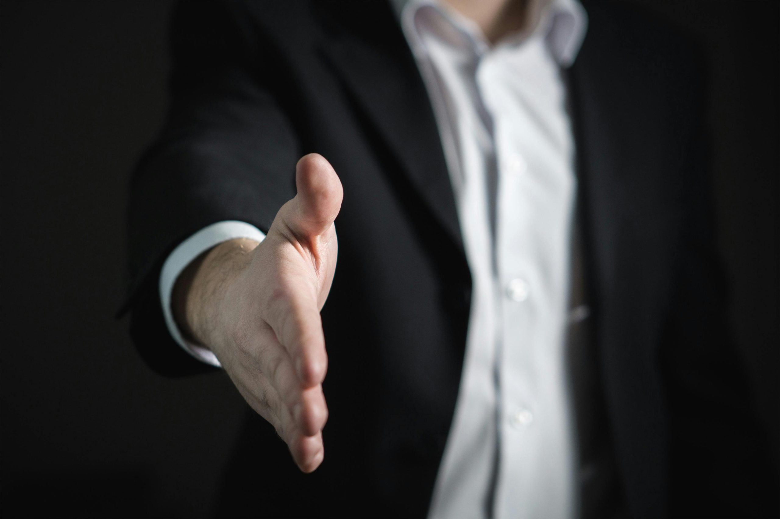 Read more about the article Cesiune părți sociale, vânzare firmă – Procedură, Ghid complet